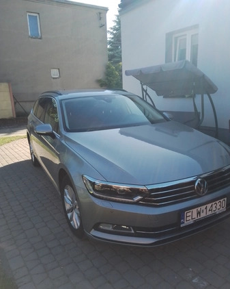 Volkswagen Passat cena 49900 przebieg: 239000, rok produkcji 2016 z Koluszki małe 232